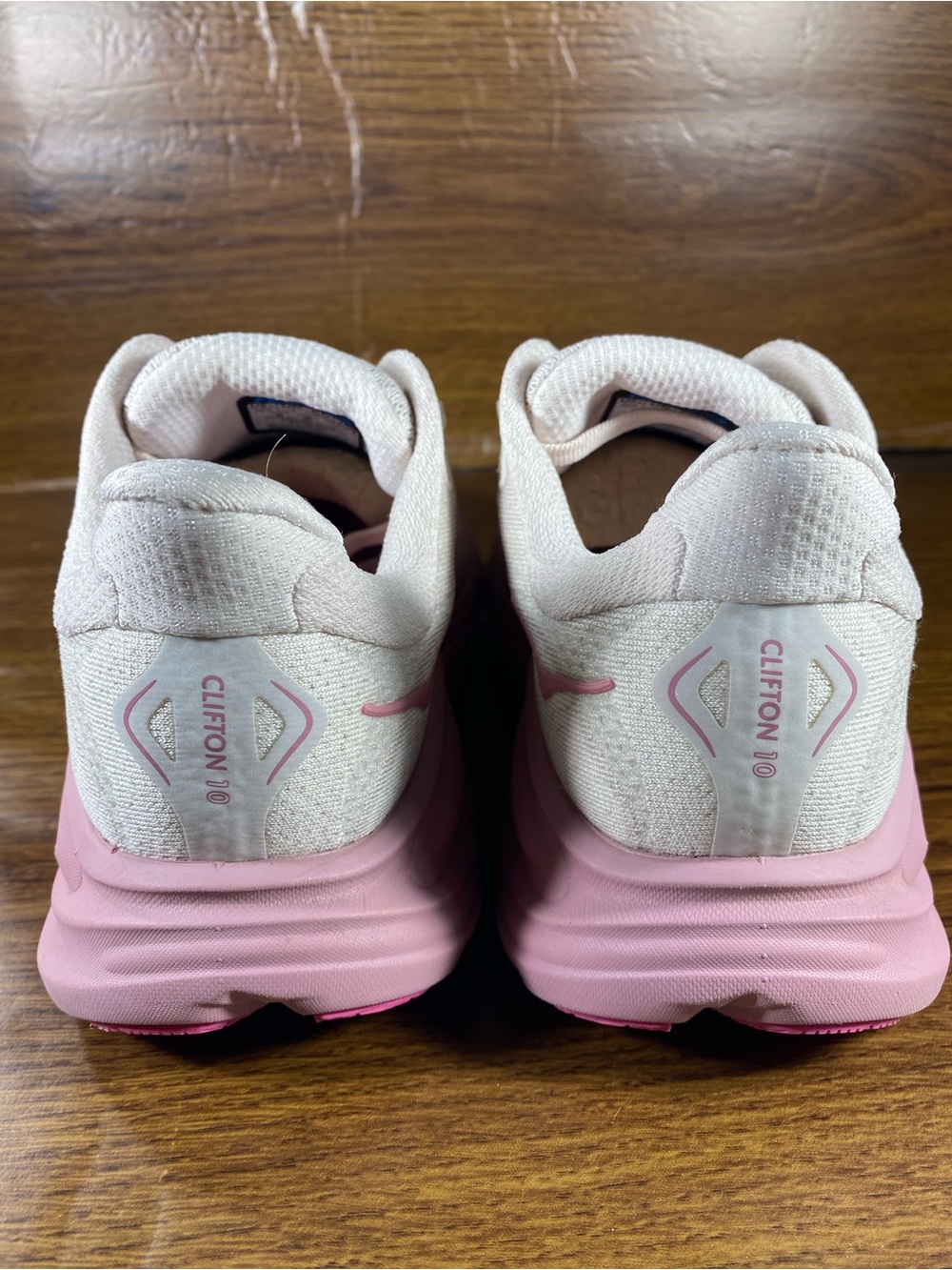 Hoka Clifton 10 women’s shoe size 6 wide - Picture 3 of 11